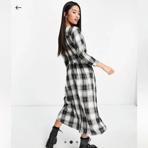 Stradivarius || black white long sleeve midi button down dress in check size XS - Picture 2 of 9